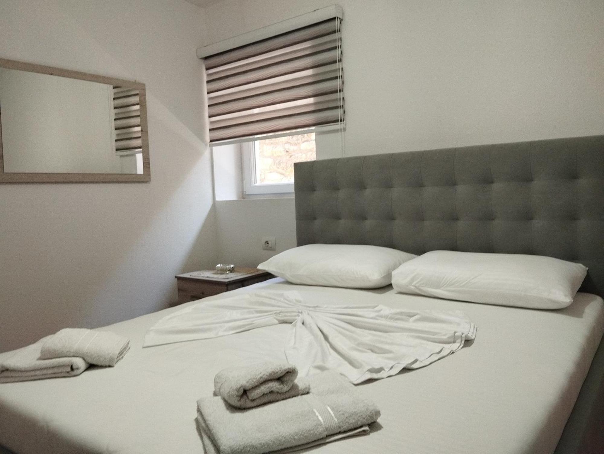 Erteo Guest House Pogradec Exterior photo
